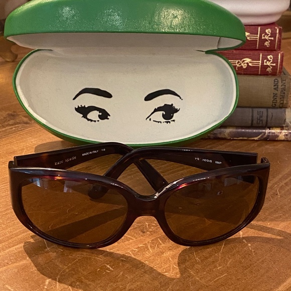 Kate Spade Tortoiseshell Sunglasses with Green Case - Picture 1 of 8